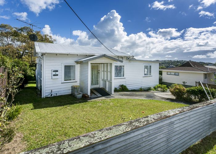  at 21 Philson Terrace, Browns Bay, Auckland