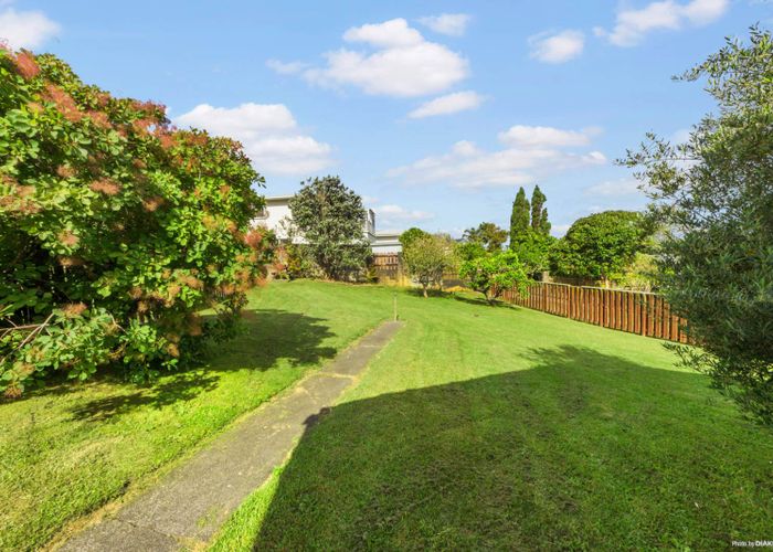  at 11 Pasteur Place, New Windsor, Auckland