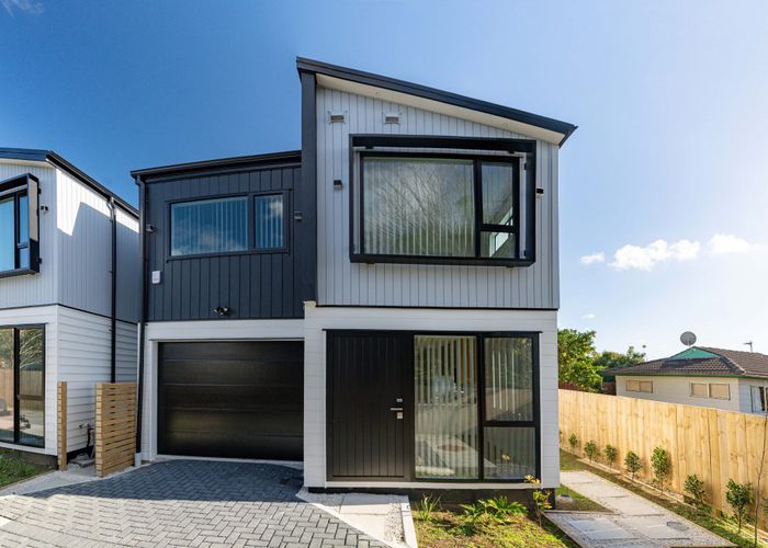  at Lot 2/3/22 Justamere Place, Weymouth, Manukau City, Auckland