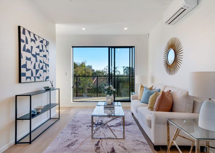  at 32 Tiraumea Drive, Pakuranga, Manukau City, Auckland