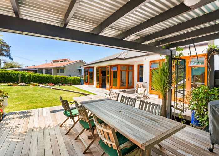  at 7 Brighton Terrace, Mairangi Bay, North Shore City, Auckland