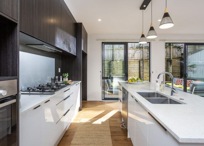  at 4/4 McQuoid Place, Glenfield, North Shore City, Auckland