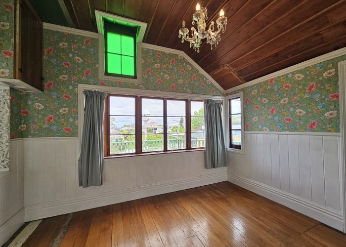  at 42 Cameron Road, Bluff Hill, Napier, Hawke's Bay