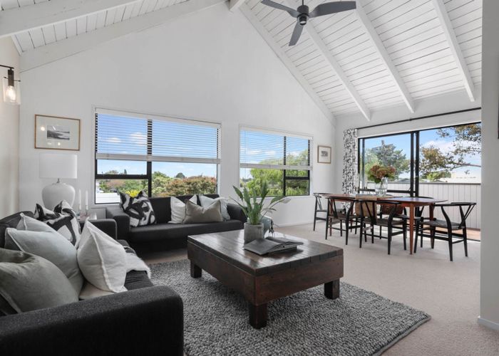  at 2/42 Shackleton Road, Mount Eden, Auckland City, Auckland