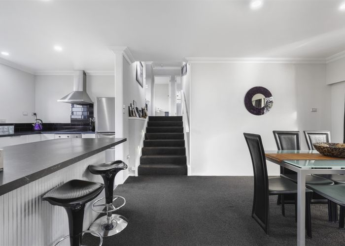  at 19 Glendale Drive, Dinsdale, Hamilton