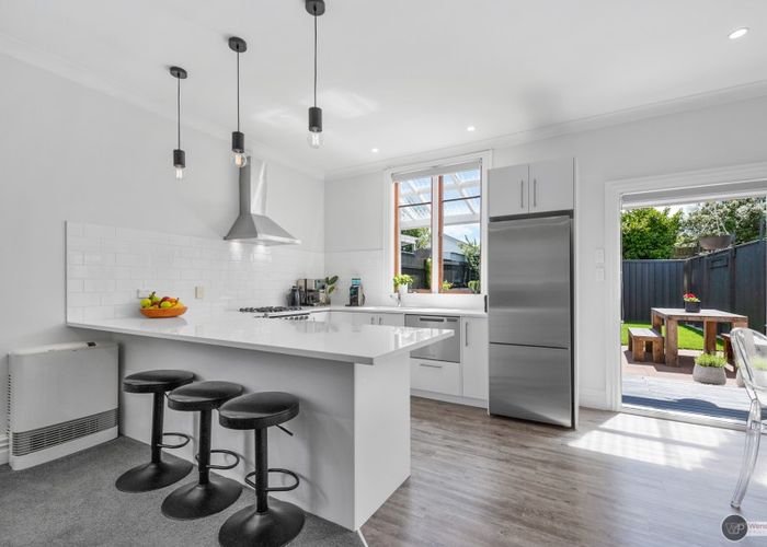 Free property data for 19 Beach Street, Petone, Lower Hutt homes.co.nz