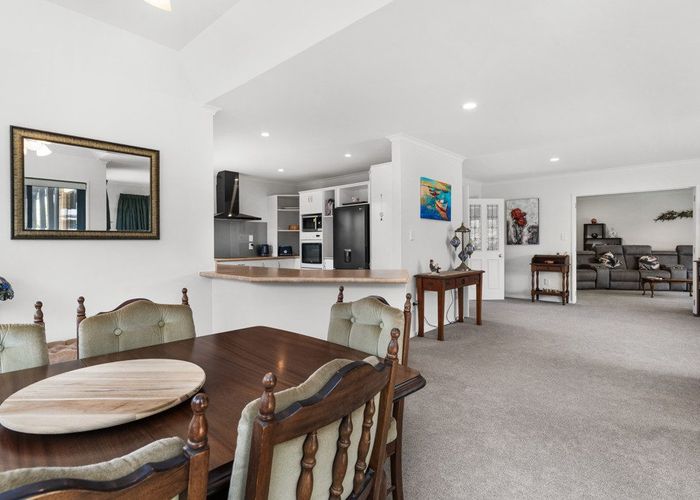  at 39 Anglesea Avenue, Parklands, Christchurch City, Canterbury