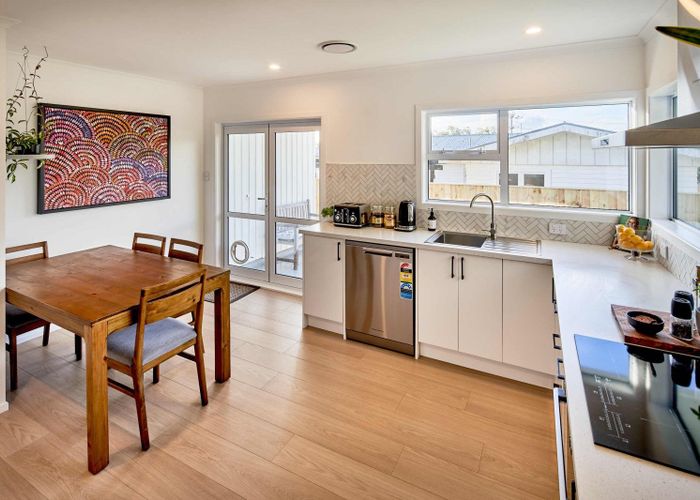  at 3 Catherine Crescent, Paparangi, Wellington