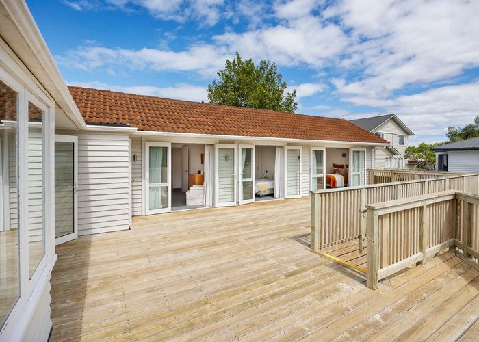  at 42 Bolton Street, Blockhouse Bay, Auckland City, Auckland