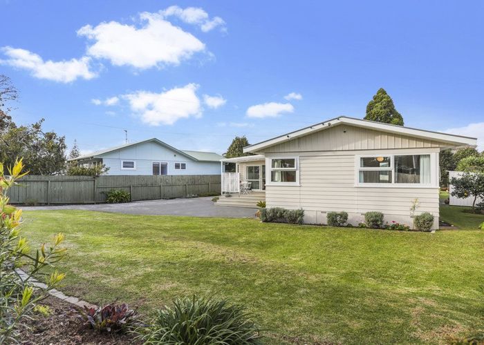  at 89 Gloria Avenue, Te Atatu Peninsula, Waitakere City, Auckland