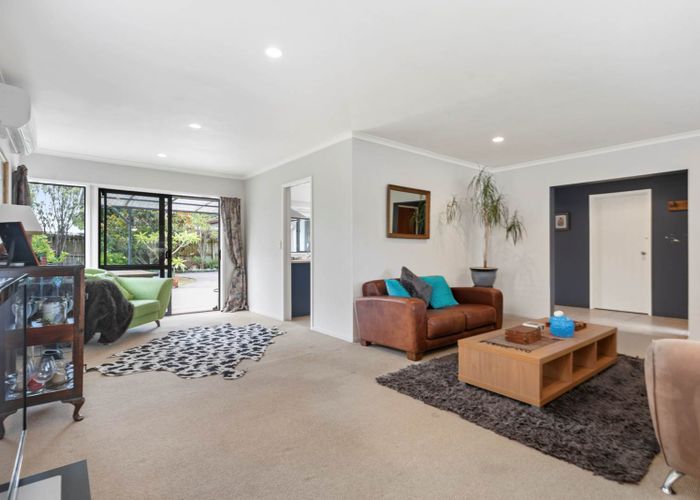  at 88 Hillwell Drive, Henderson, Auckland