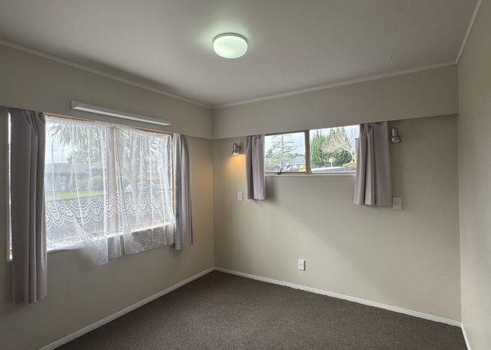  at 1/26 Diorella Drive, Clover Park, Auckland