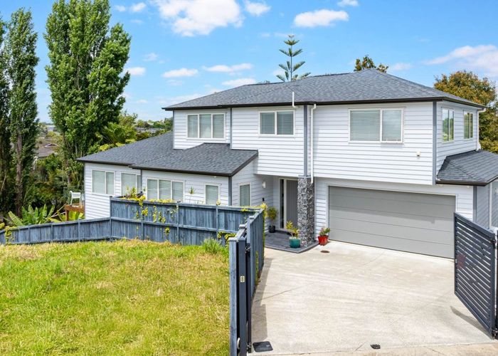  at 8 Jaedee CT, Howick , Auckland