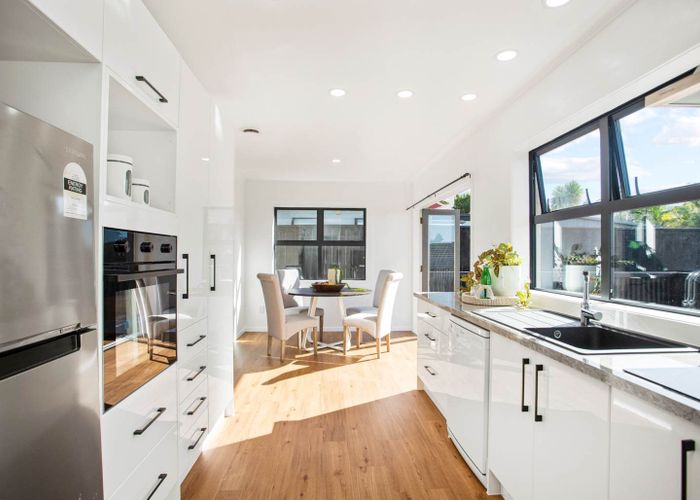  at 5 Boys Place, Pakuranga Heights, Auckland