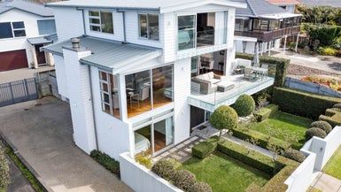  at 81 Seacliffe Avenue, Narrow Neck, Auckland