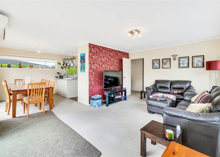  at 22 Scarlock Avenue, Browns Bay, Auckland