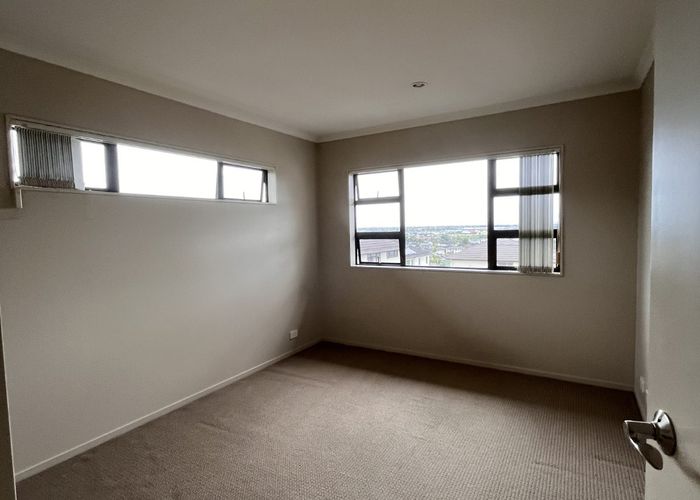  at 8 Terrasini Drive, Flat Bush, Manukau City, Auckland