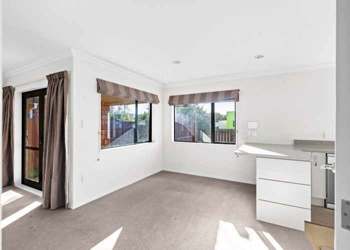  at 215 Park Road, Hokowhitu, Palmerston North, Manawatu / Whanganui