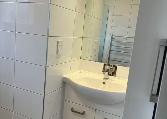  at 25A Sillary Street, Hamilton East, Hamilton