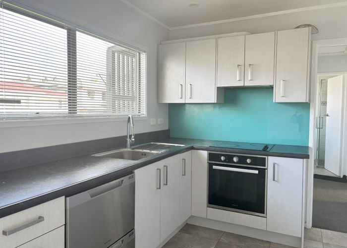  at 2/81 White Swan Road, Mount Roskill, Auckland City, Auckland