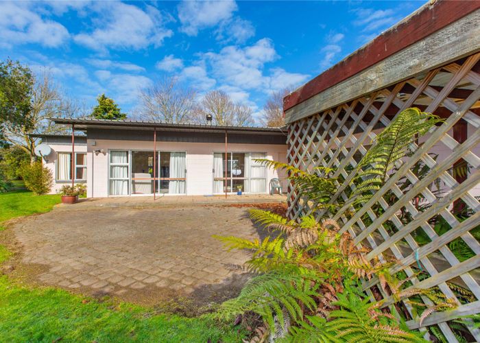  at 284 Raynes Road, Hamilton