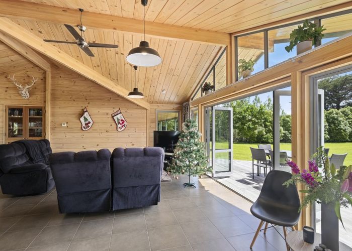  at 49 Kakariki Way, Whitemans Valley, Upper Hutt