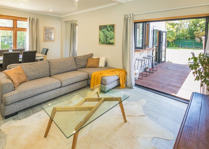  at 102 Heathcote Avenue, Mayfair, Hastings