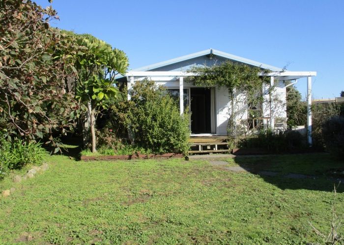  at 7 Reeves Street, Waikanae Beach, Waikanae