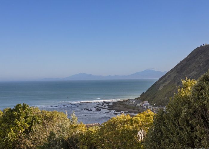  at 15 Frobisher Street, Island Bay, Wellington