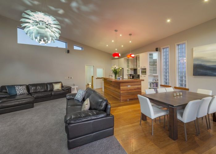  at 211 Houghton Bay Road, Houghton Bay, Wellington