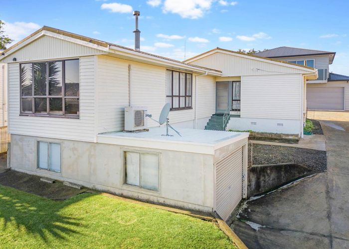  at 6 Sullivan Avenue, Mangere Bridge, Auckland