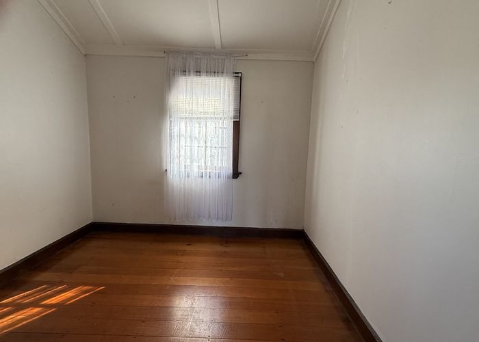  at 2/523 Beach Road, Murrays Bay, North Shore City, Auckland