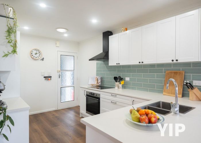  at 7 Catherine Crescent, Paparangi, Wellington, Wellington