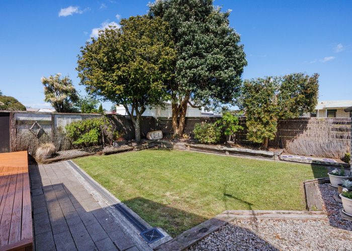  at 8 Paradise Place, Milson, Palmerston North, Manawatu / Whanganui