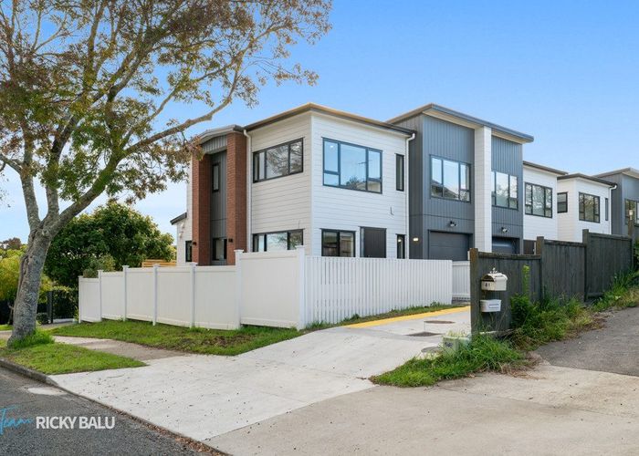  at 43A Mirrabooka Avenue, Botany Downs, Manukau City, Auckland