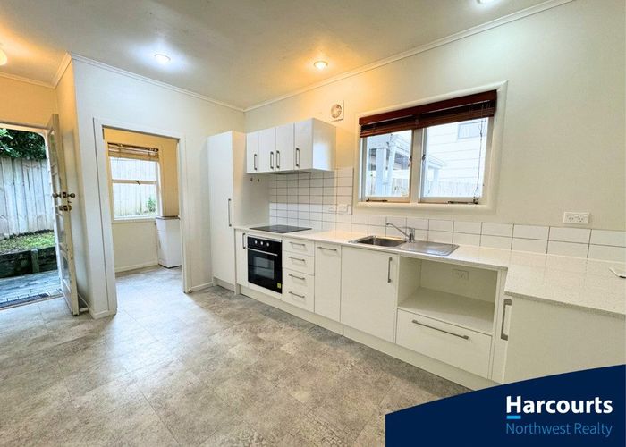 at 1a Truscott Place, West Harbour, Waitakere City, Auckland