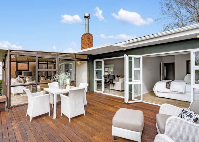  at 8 Roxy Terrace, Glendowie, Auckland