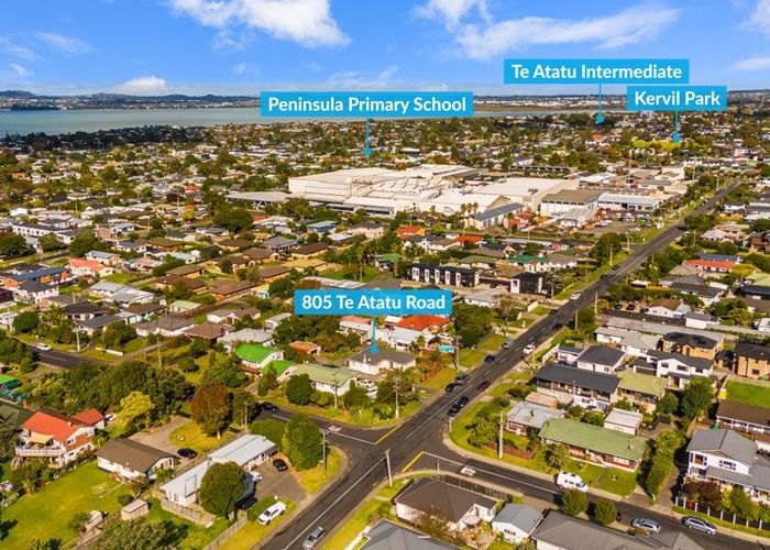 For sale 805 Te Atatu Road, Te Atatu Peninsula, Waitakere City