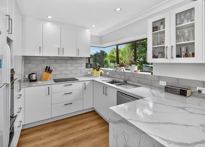  at 14 Channing Crescent, Botany Downs, Manukau City, Auckland