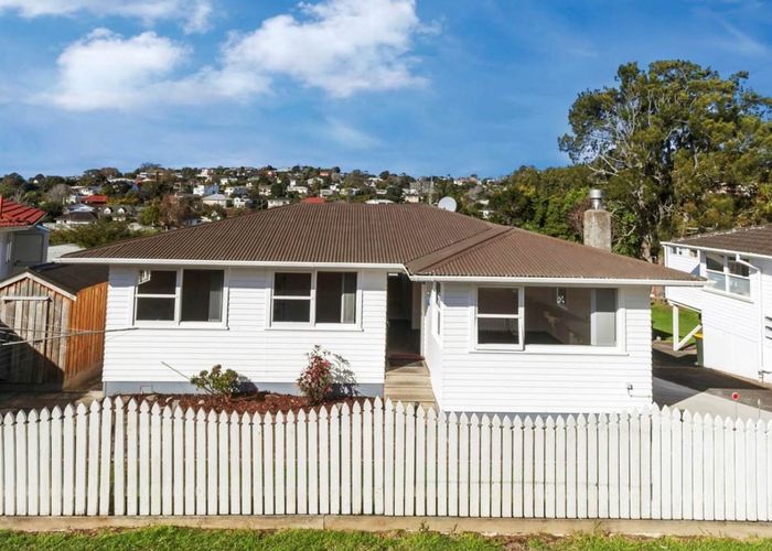  at 37 Compton Street, Hillcrest, North Shore City, Auckland