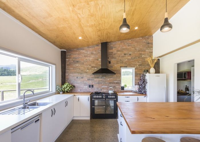  at 34 Highland View Drive, Tokomaru