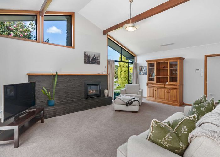  at 10 Parkview Place, Avonhead, Christchurch