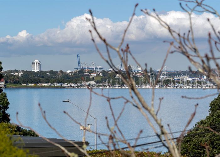  at 26 Heath Avenue, Northcote, Auckland