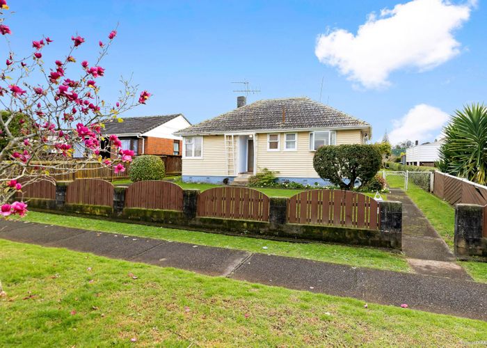  at 62 Kings Road, Panmure, Auckland