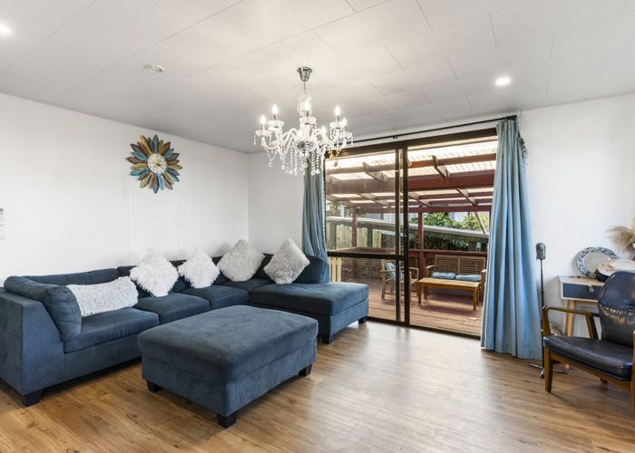  at 211 Glengarry Road, Glen Eden, Waitakere City, Auckland