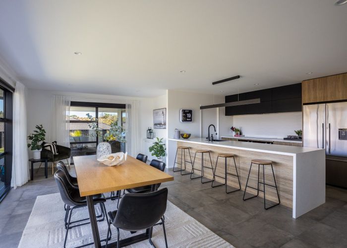  at 10 Pa Tuna Lane, Hurdon, New Plymouth
