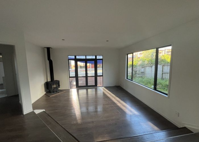  at 282A East Coast Road, Forrest Hill, North Shore City, Auckland