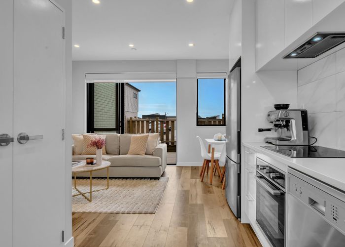  at 5/86 Fred Taylor Drive, Westgate, Waitakere City, Auckland