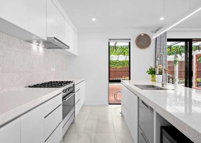  at 5 Sydney Place, Flagstaff, Hamilton, Waikato