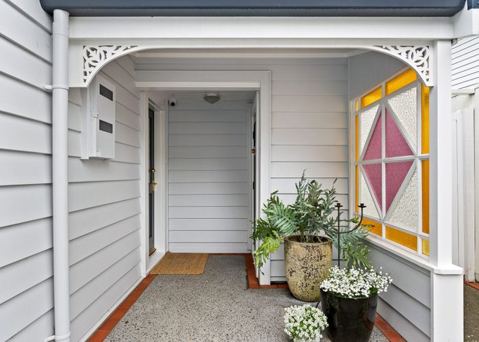  at 2/91 Princes Street, Northcote Point, North Shore City, Auckland